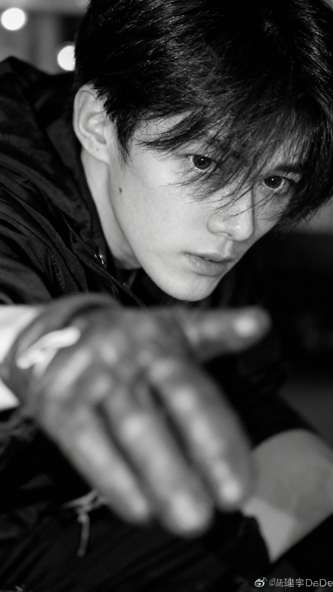 Flipped Chat AI – Chatear con Triệu Vỹ (Zhao Wei)